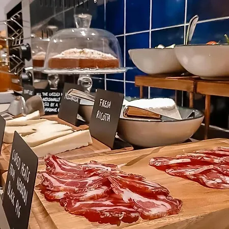 Thaleia Dimora Di Pregio 4* チェファル