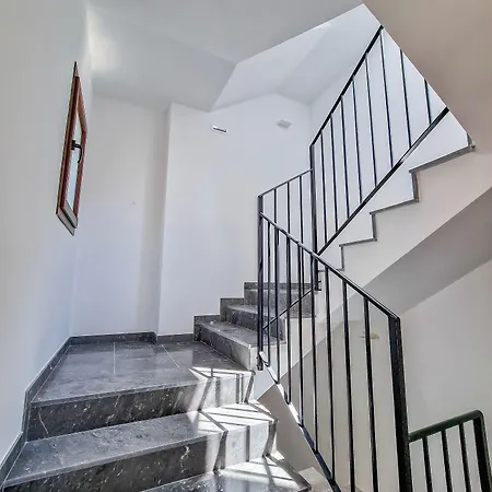 ゲストハウス Thaleia Dimora Di Pregio チェファル